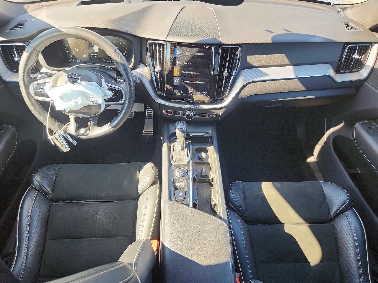 Volvo XC60 B5 R-design