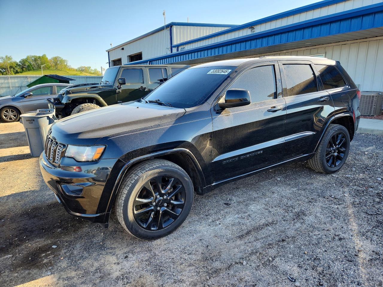 Salvage Jeep Cherokee Image