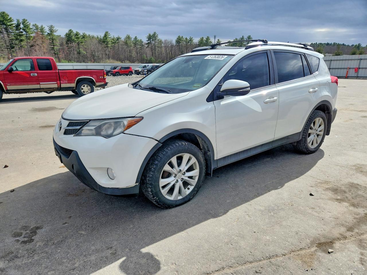 Salvage Toyota RAV4 Image