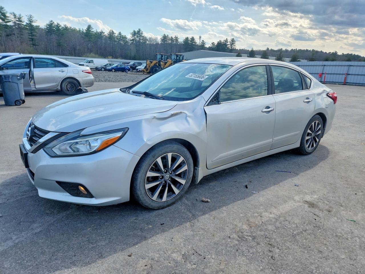 Salvage Nissan Altima Image