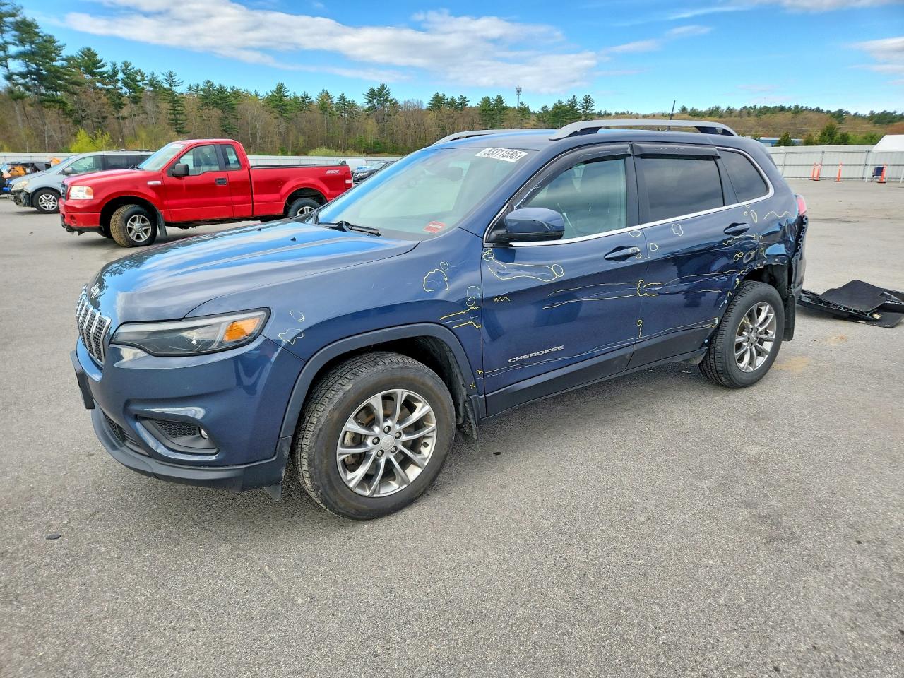 Salvage Jeep Cherokee Image