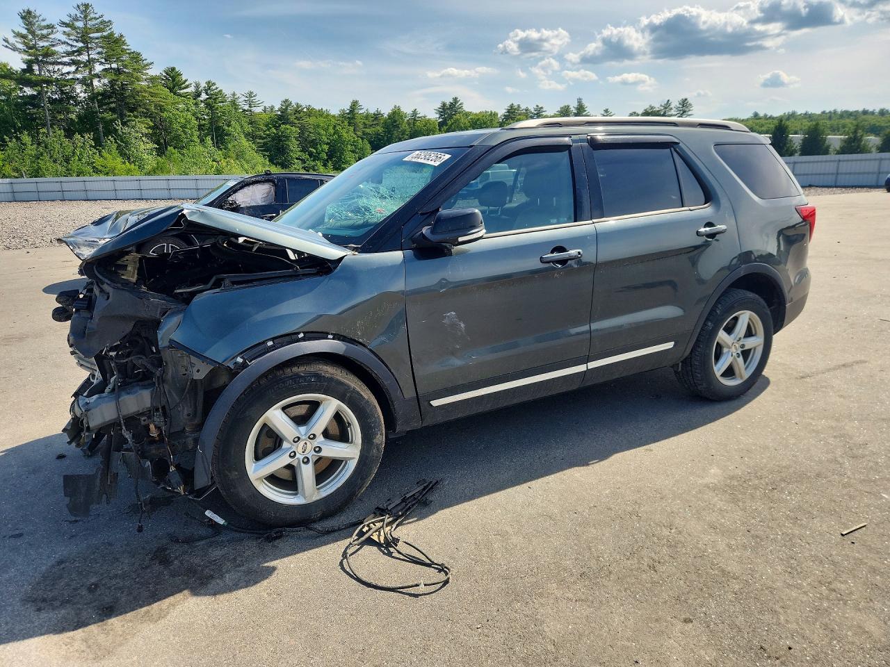 Salvage Ford Explorer Image