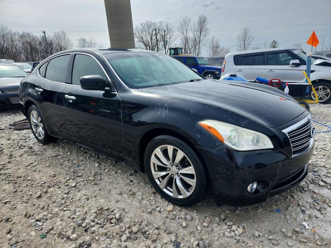 INFINITI M37 X