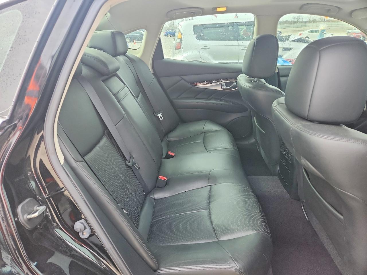 INFINITI M37 X