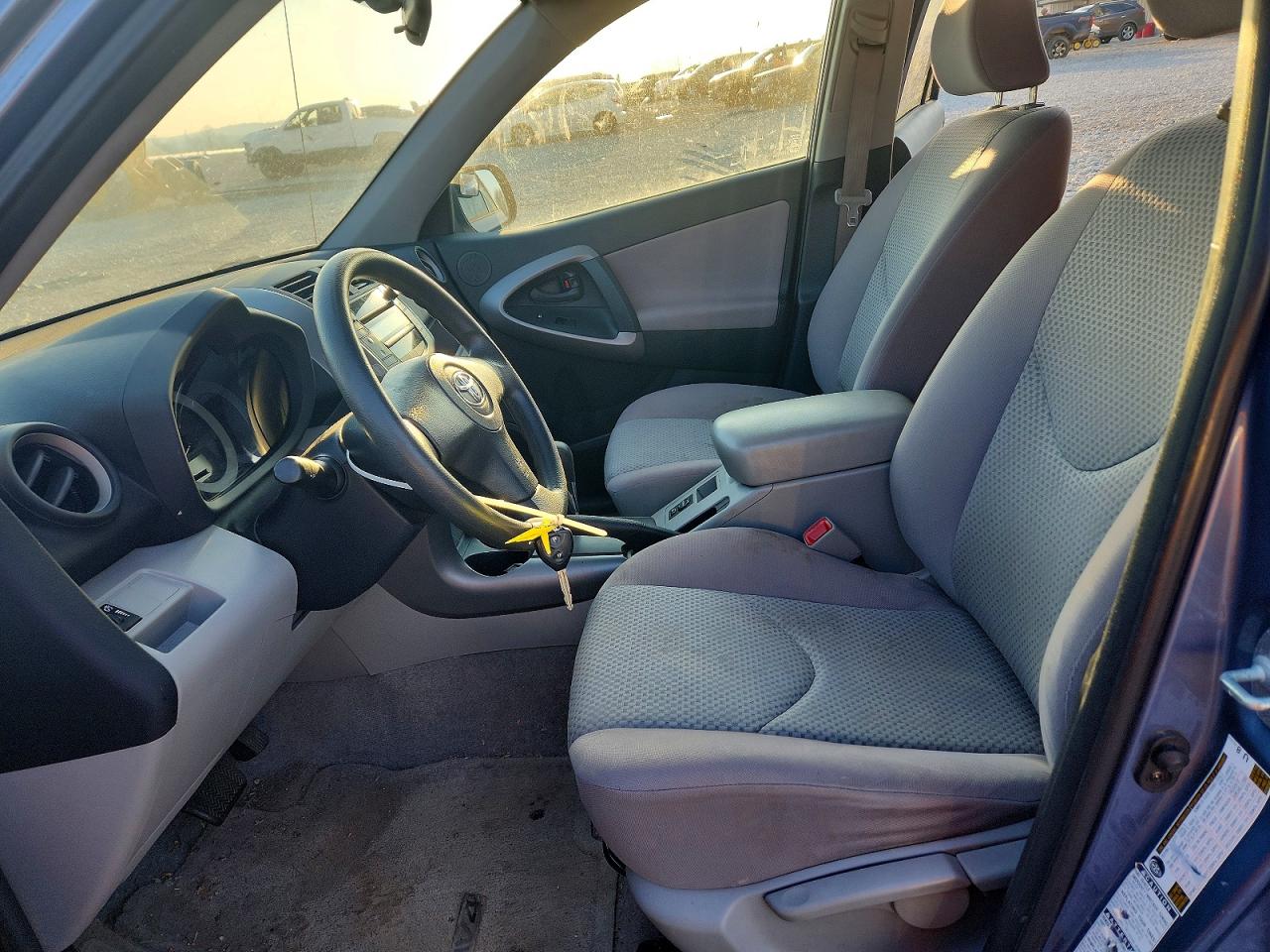 Toyota RAV4 Base