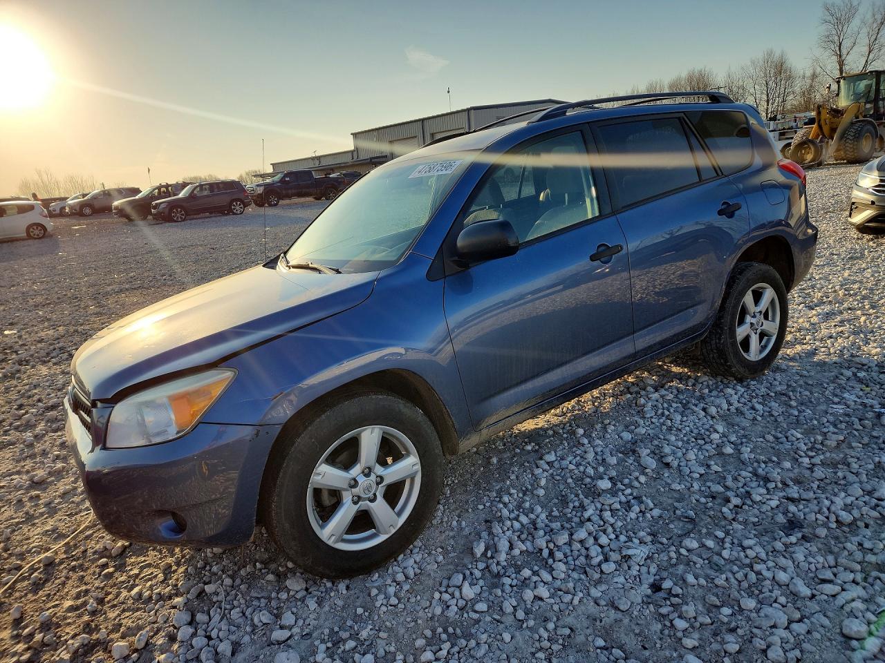 Salvage Toyota RAV4 Image
