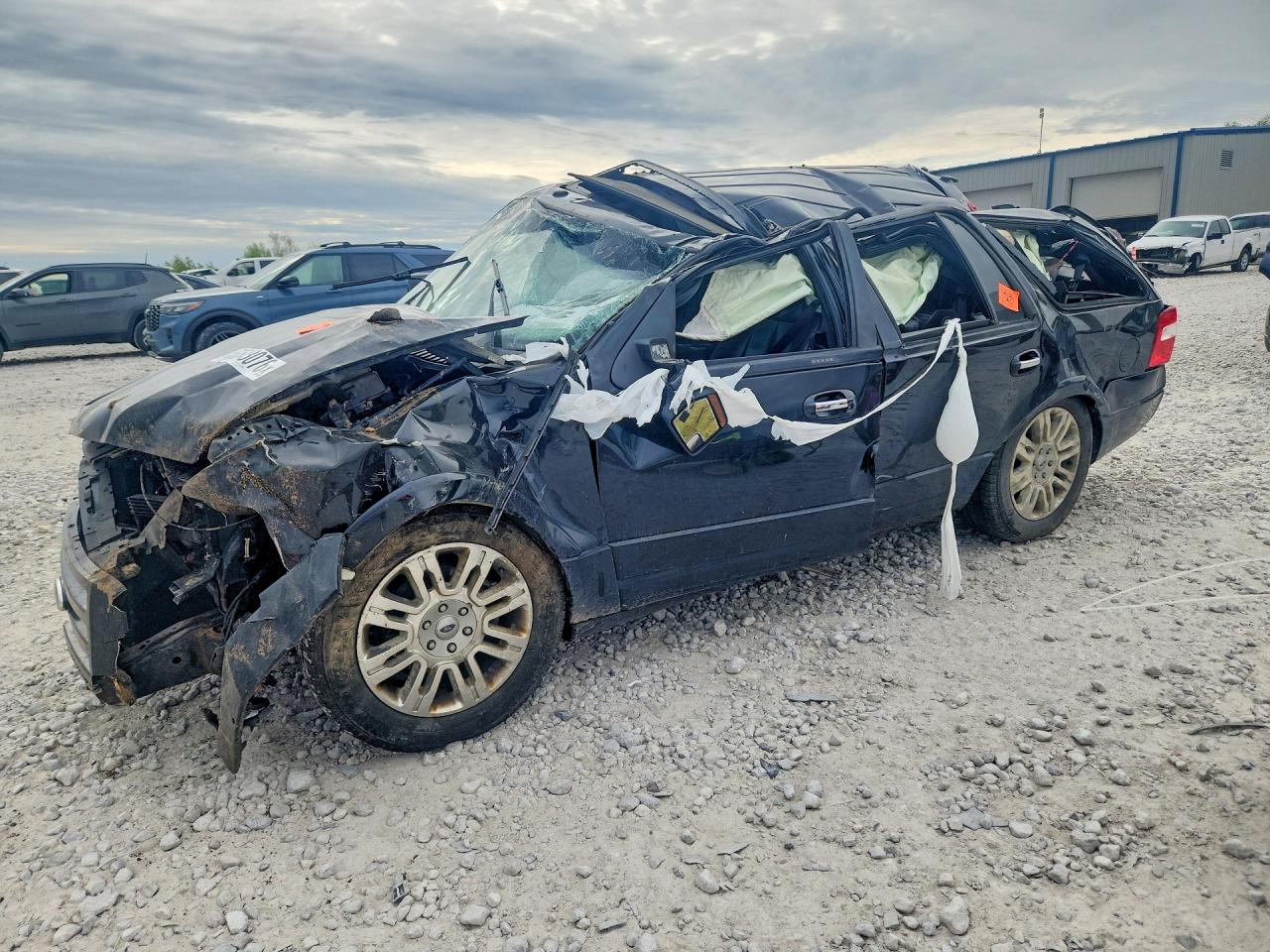 Salvage Ford Expedition Image