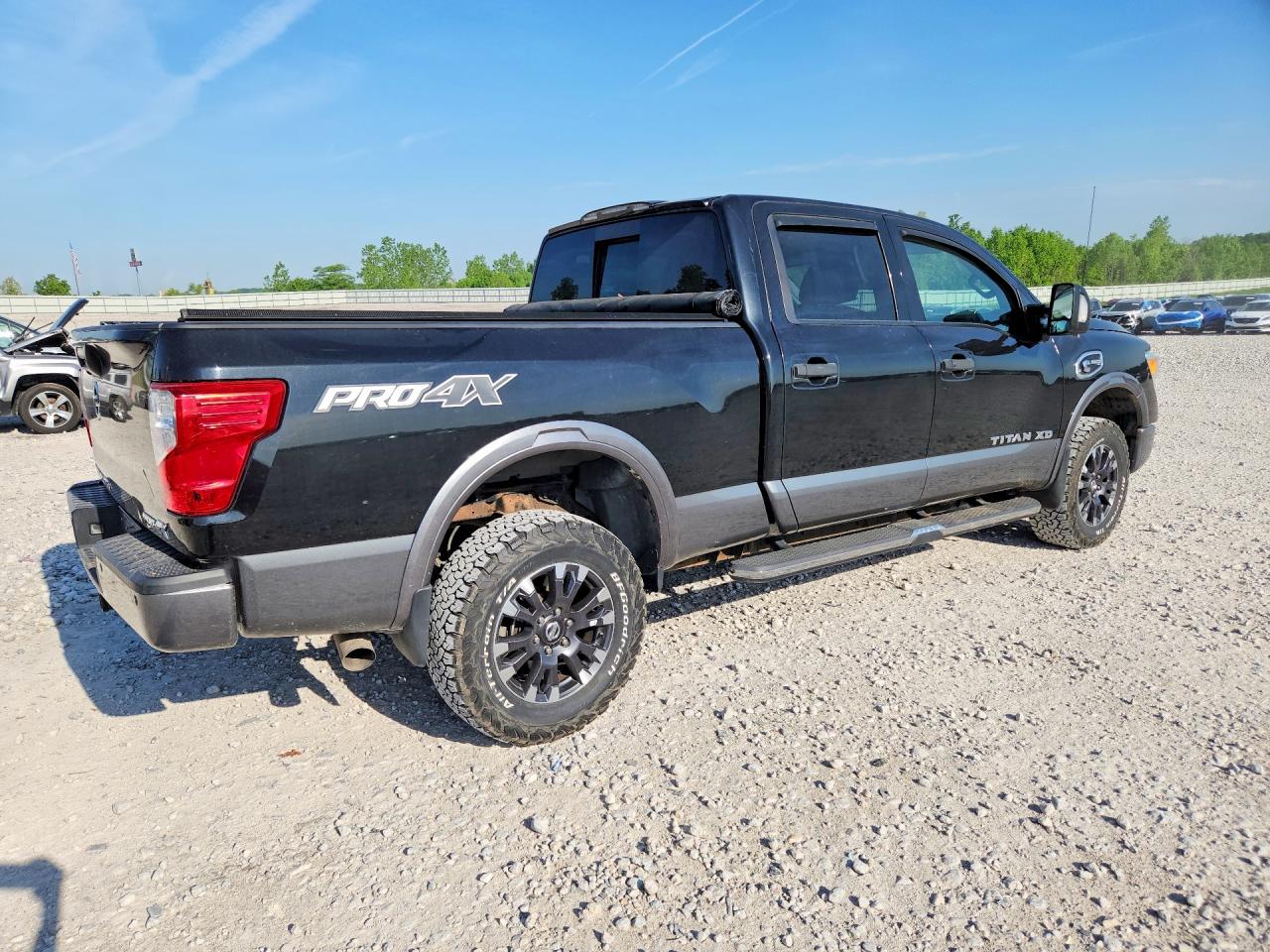 Nissan Titan Pro-4x
