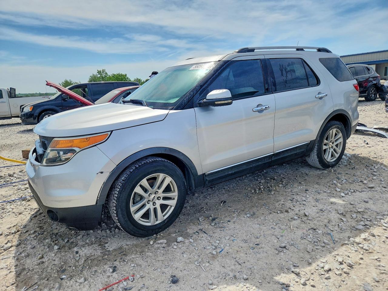 Salvage Ford Explorer Image