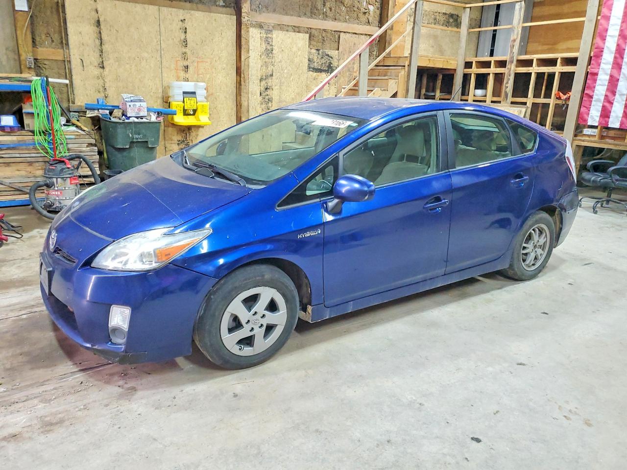 Salvage Toyota Prius Image