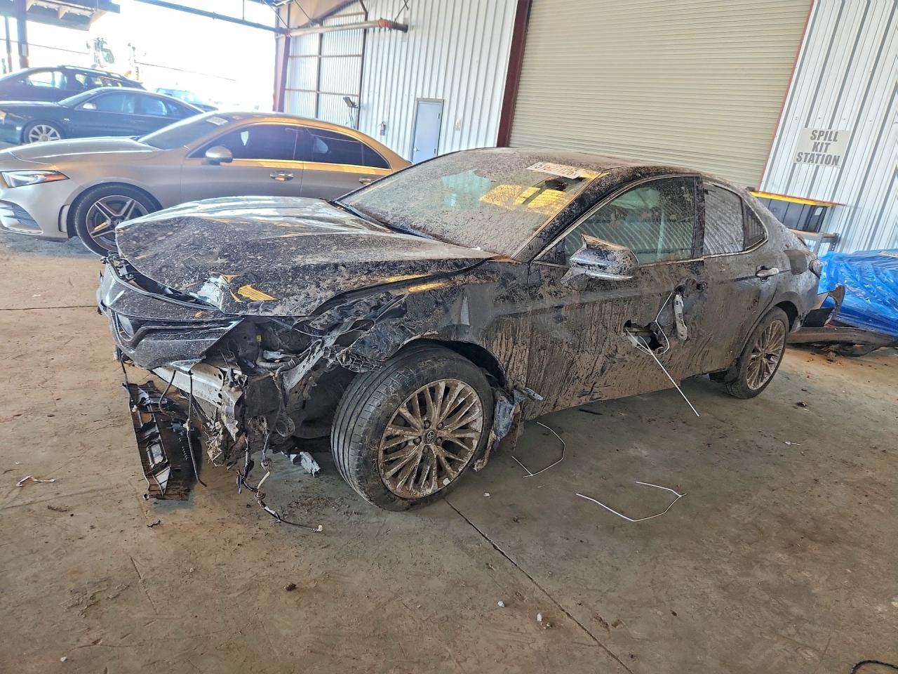 Salvage Toyota Camry Image