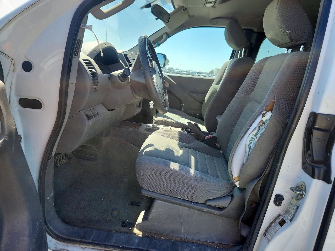 Nissan Frontier S