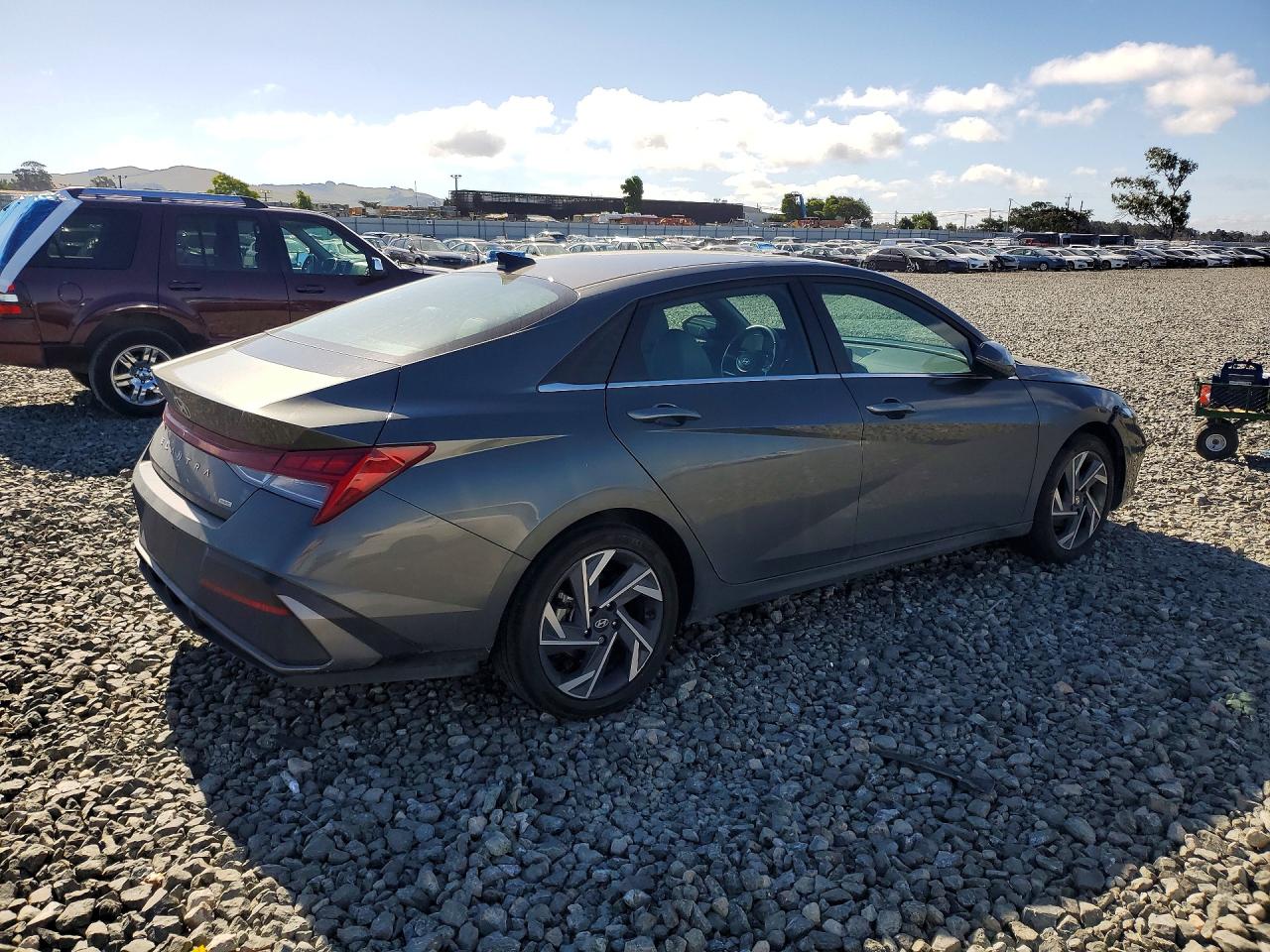 Hyundai ELANTRA Limited