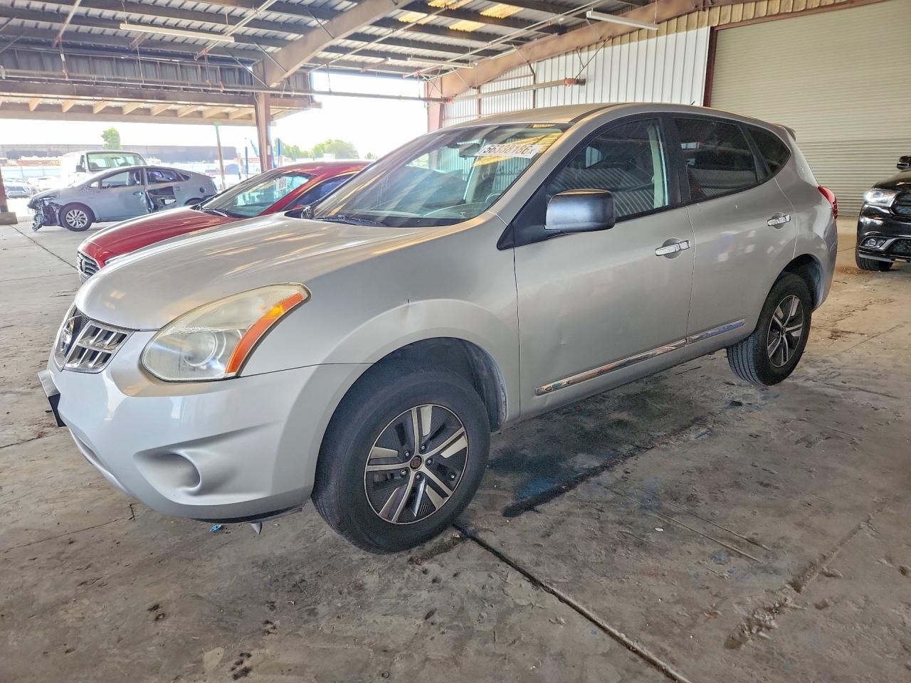 Salvage Nissan Rogue Image