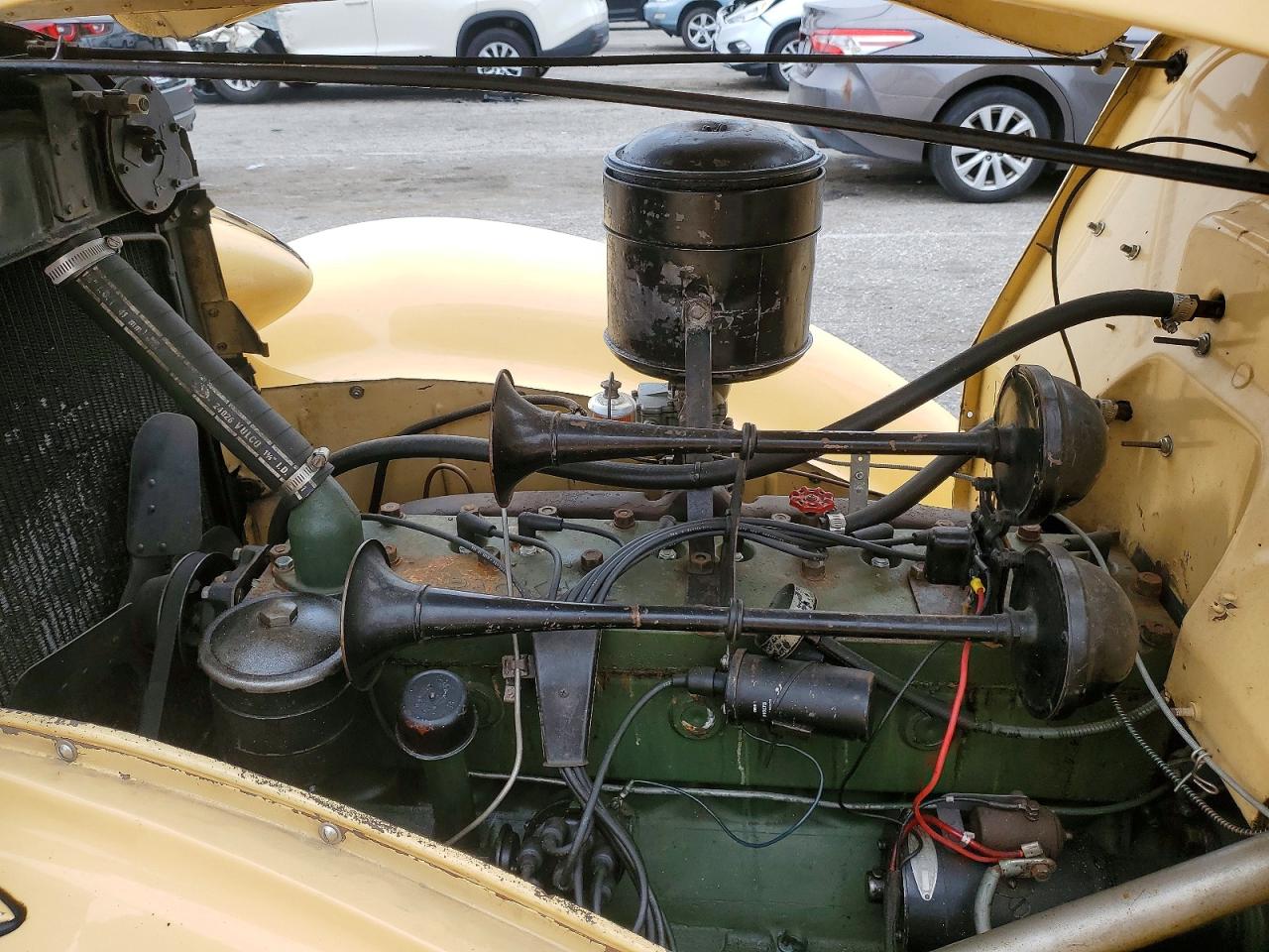 Packard Deluxe Eig