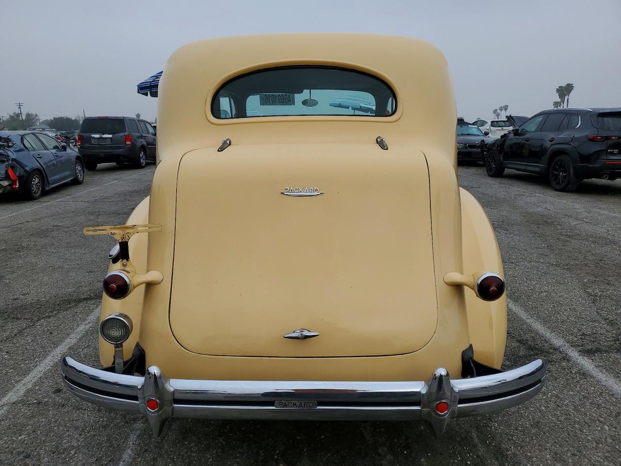 Packard Deluxe Eig
