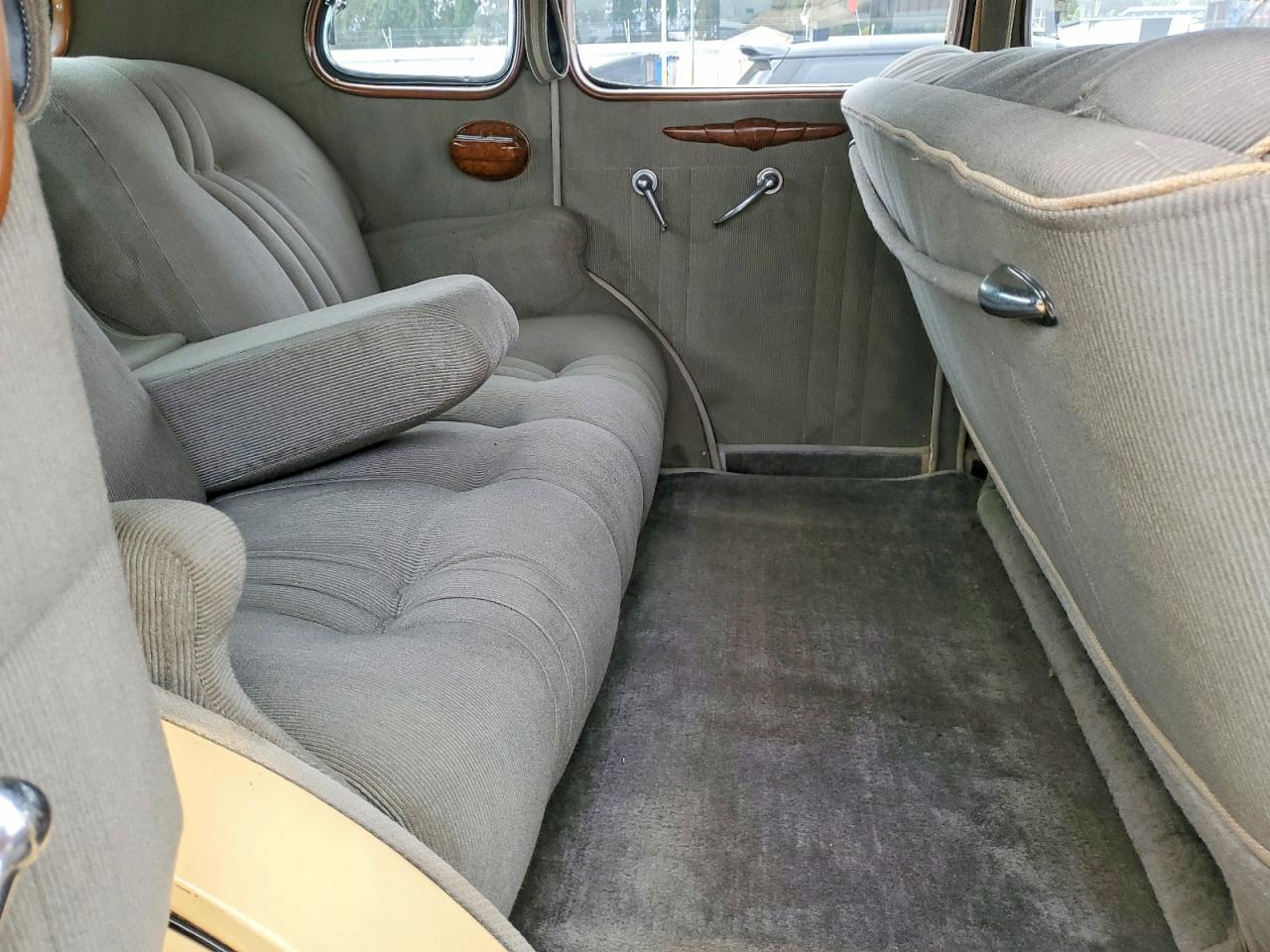 Packard Deluxe Eig