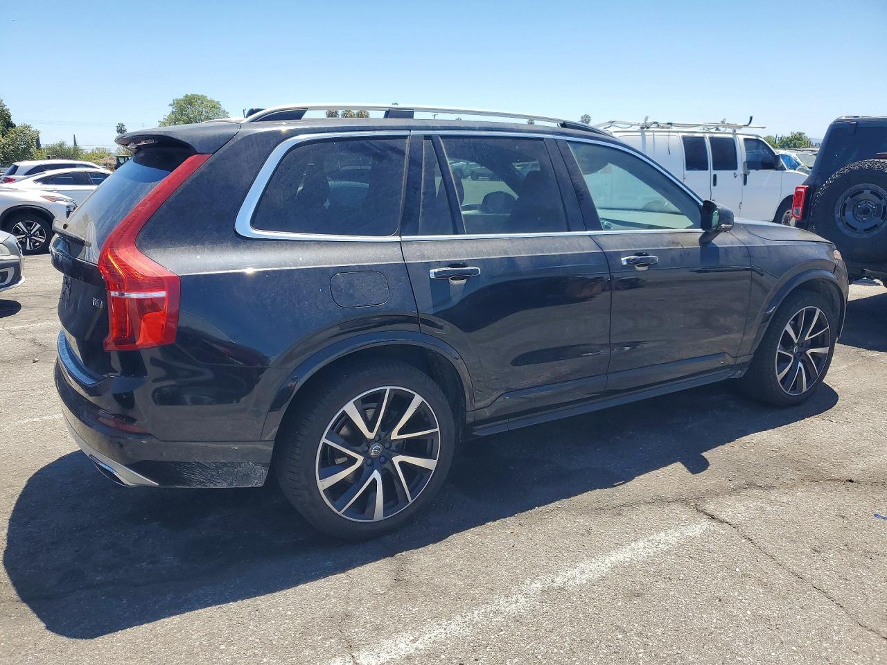 Volvo XC90 T6 Momentum