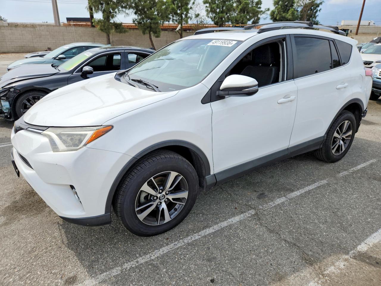 Salvage Toyota RAV4 Image