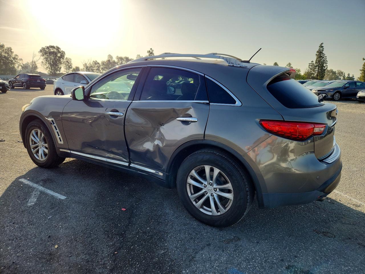 INFINITI Fx Base