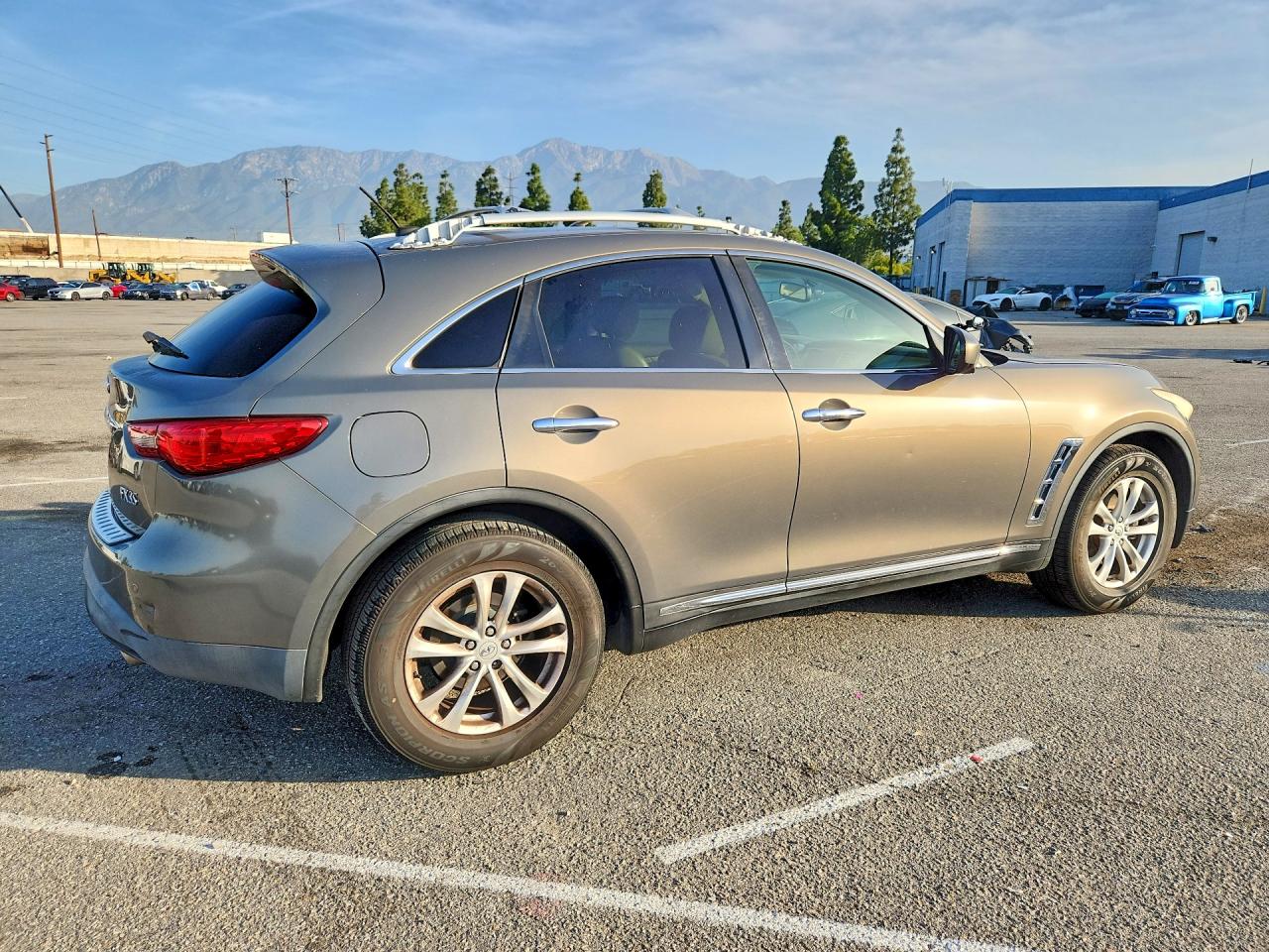 INFINITI Fx Base