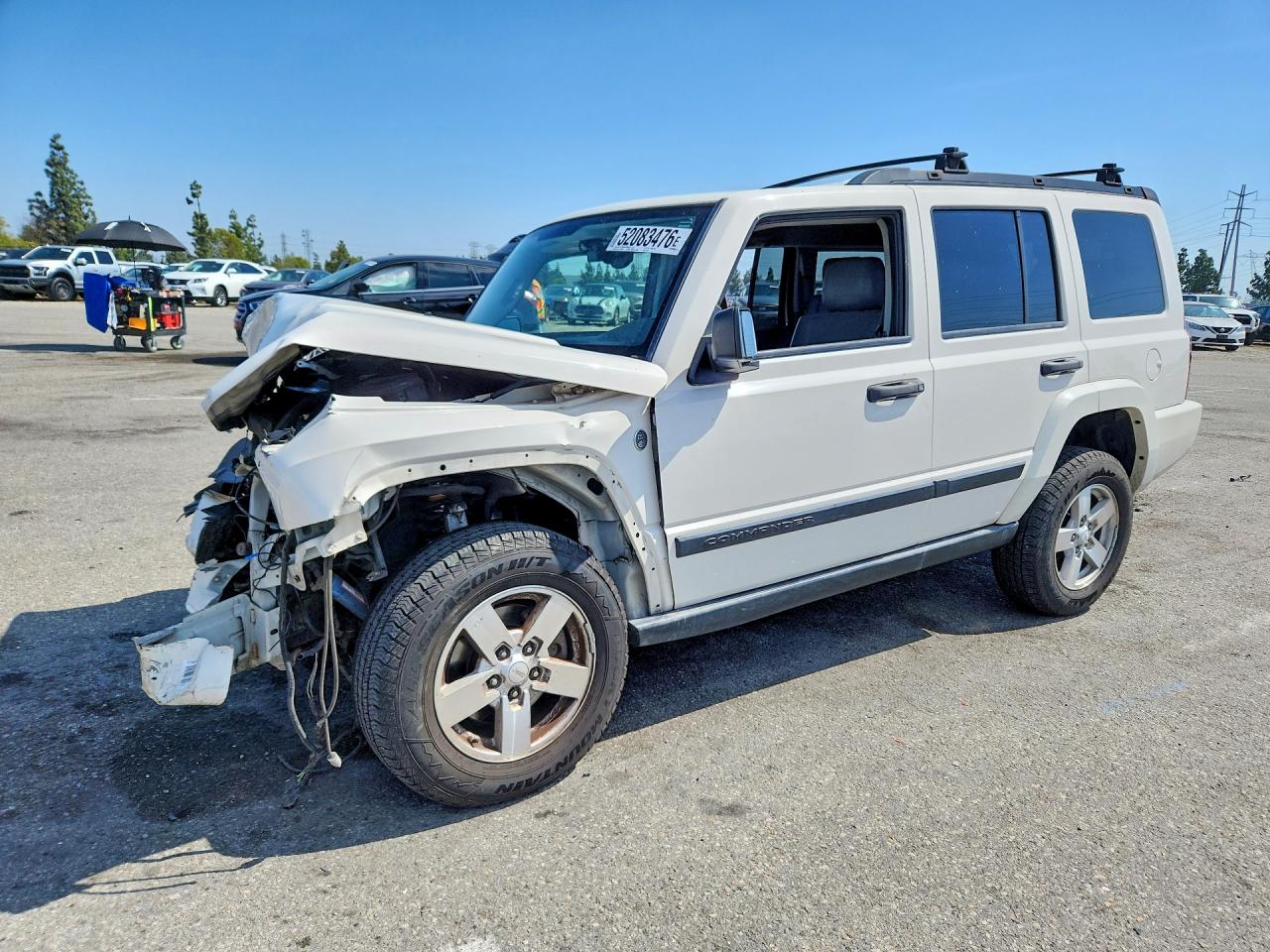 Salvage Jeep Commander Image