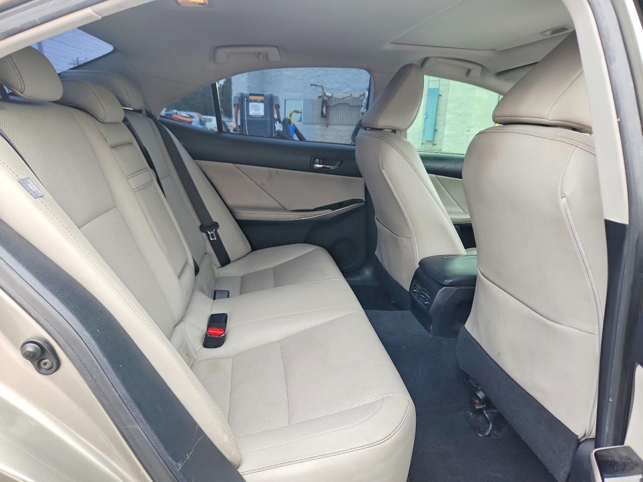 Lexus Is Base