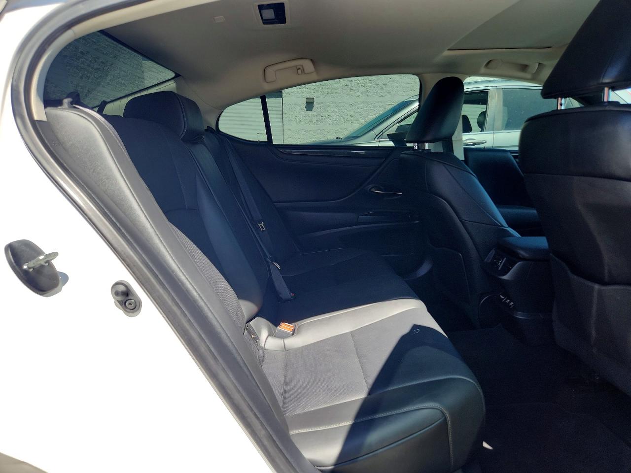 Lexus Es Base