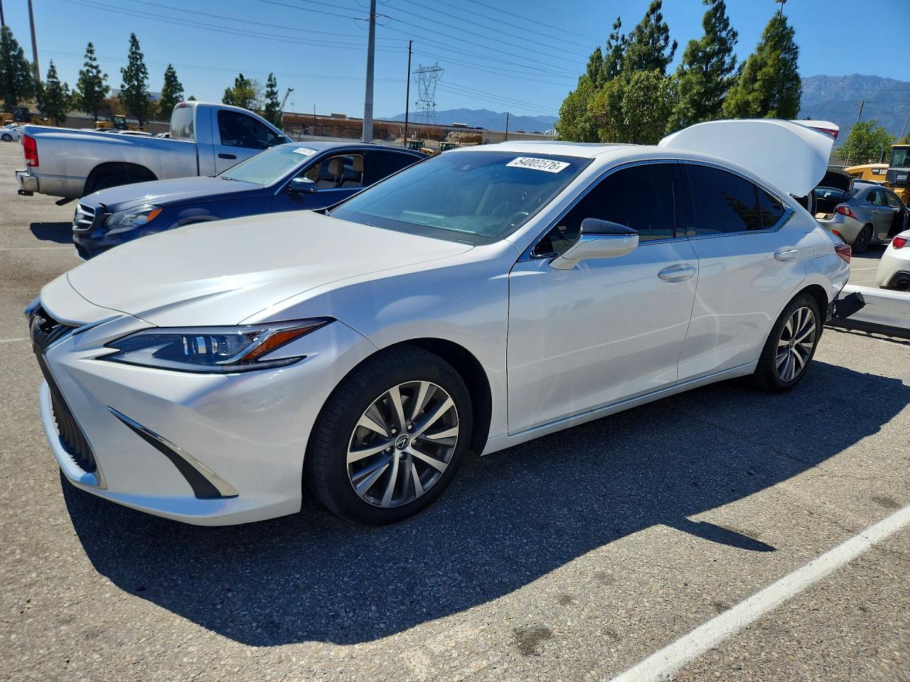 Salvage Lexus Es Image