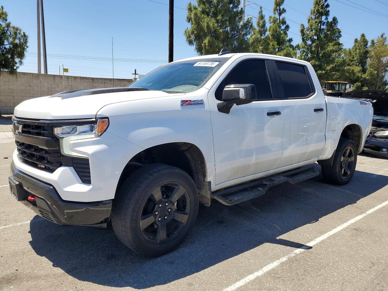 Salvage Chevrolet Silverado Image