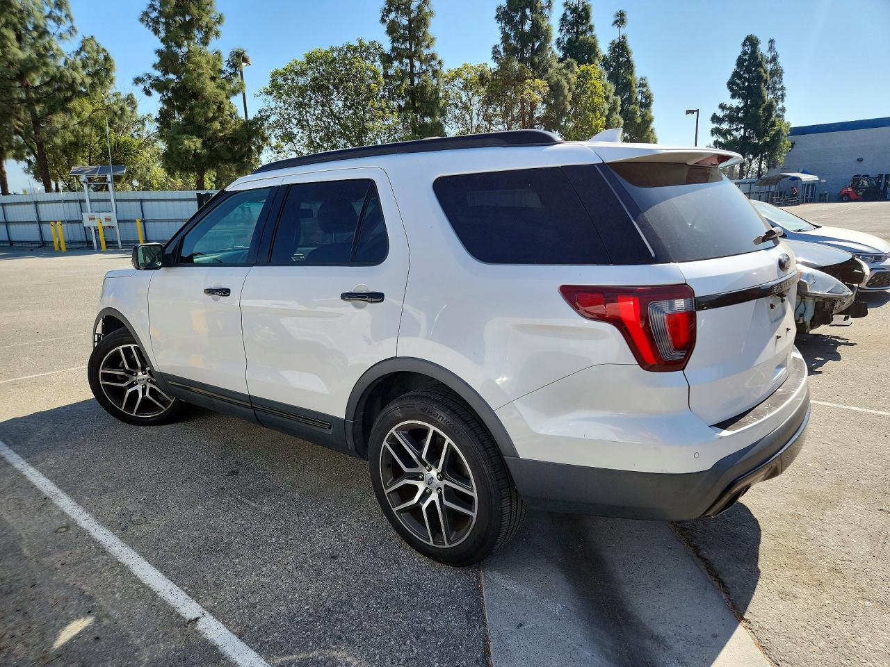 Ford Explorer Sport