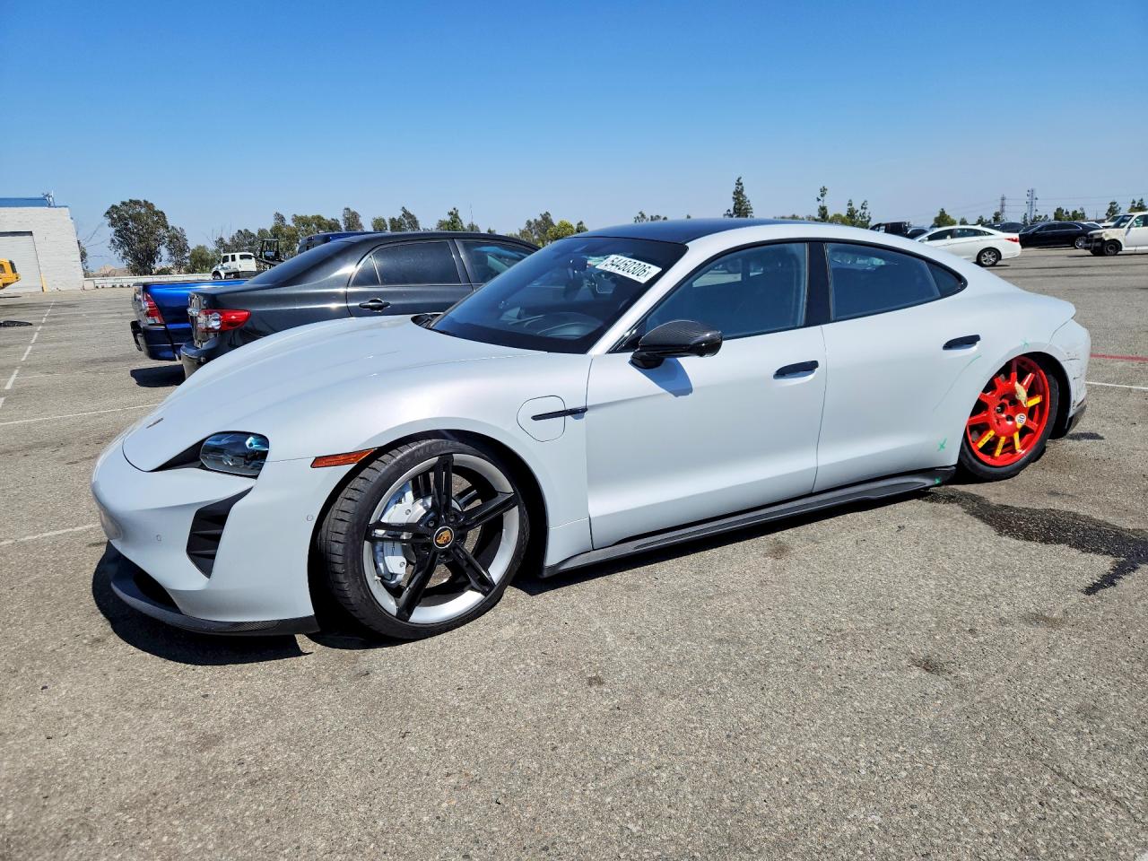 Salvage Porsche Taycan Image