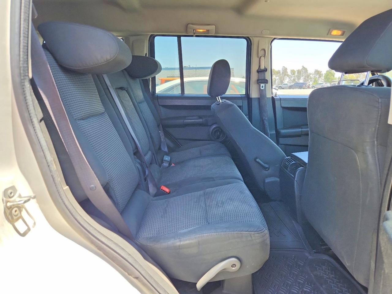 Jeep Commander Sport