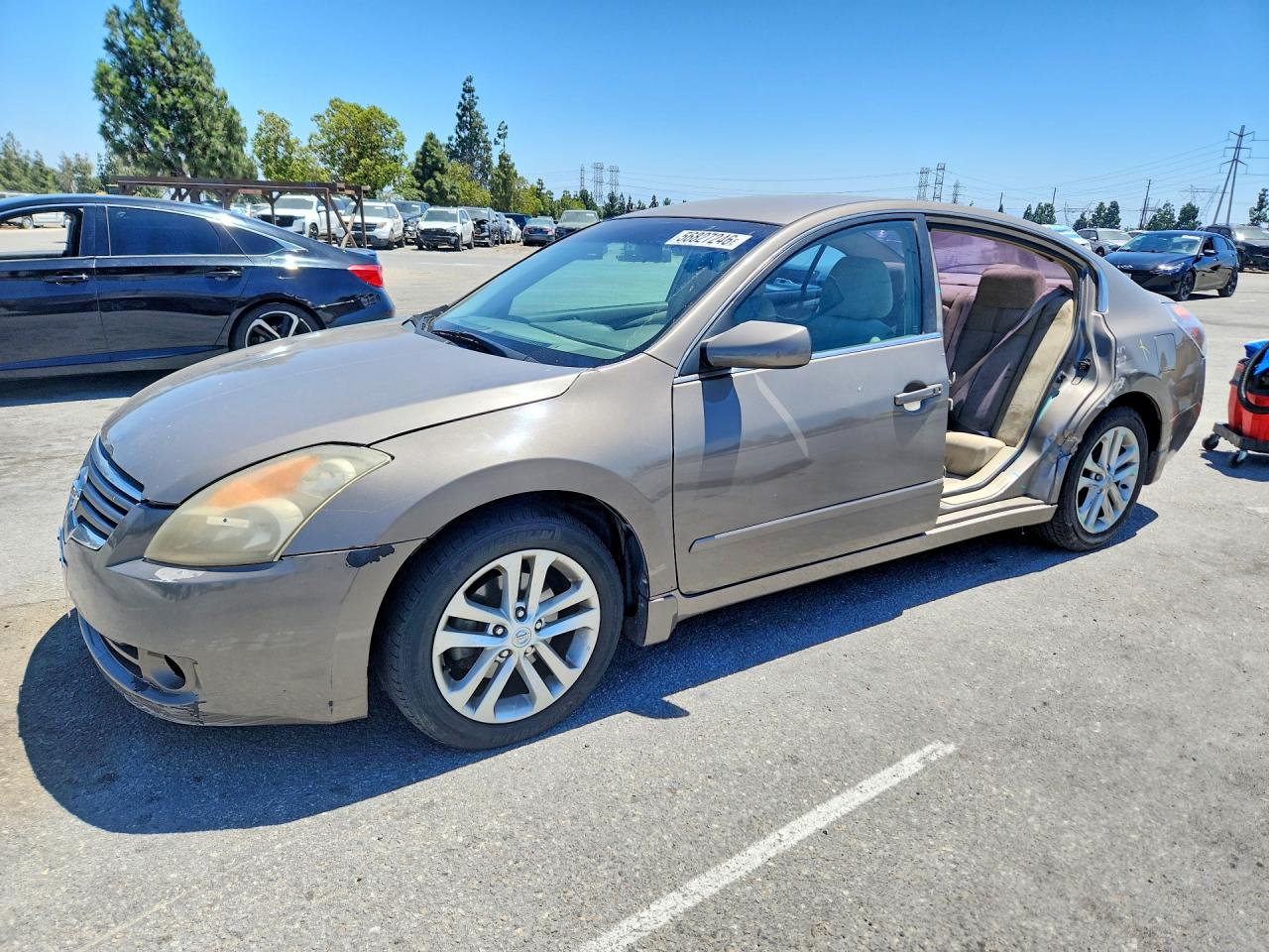 Salvage Nissan Altima Image
