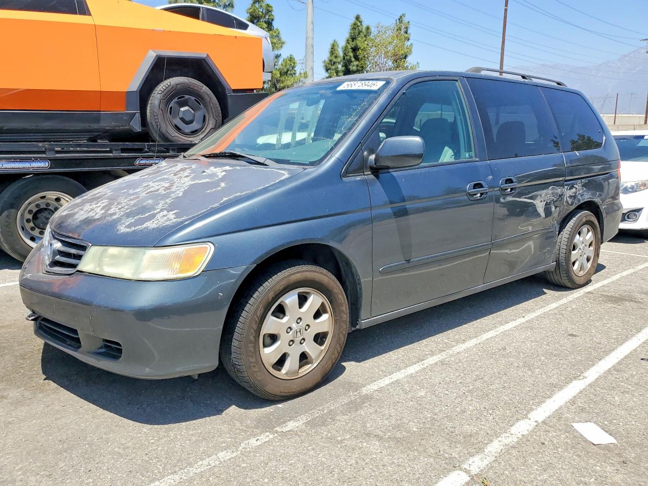 Salvage Honda Odyssey Image