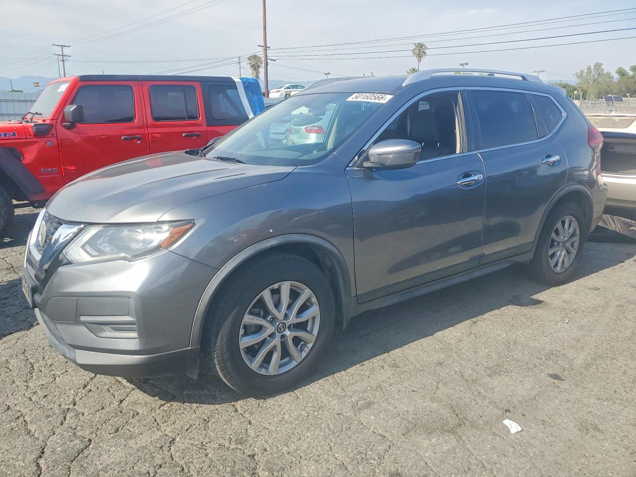 Salvage Nissan Rogue Image