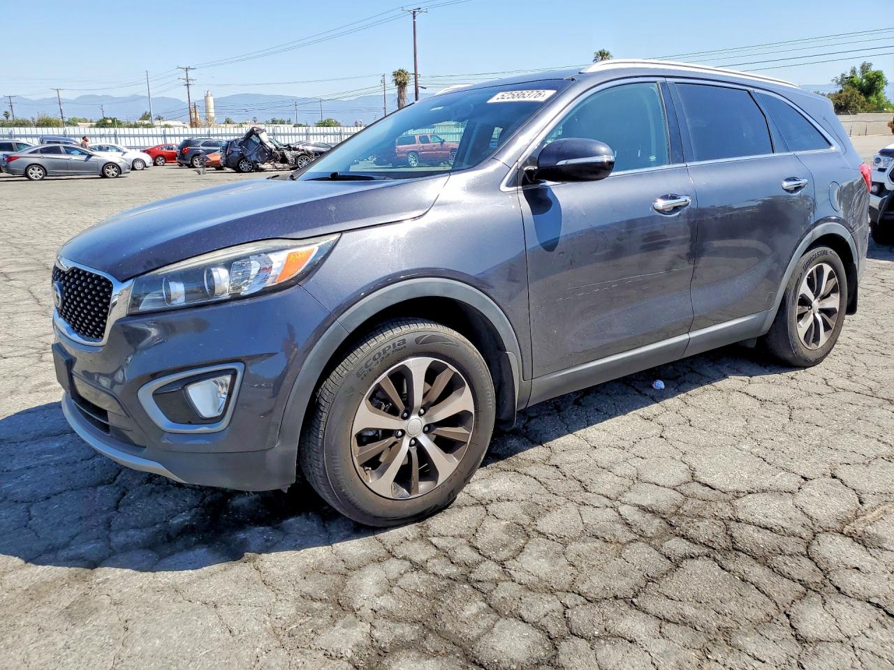 Salvage Kia Sorento Image