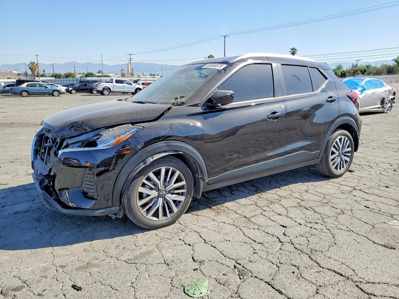 Salvage Nissan Kicks Image