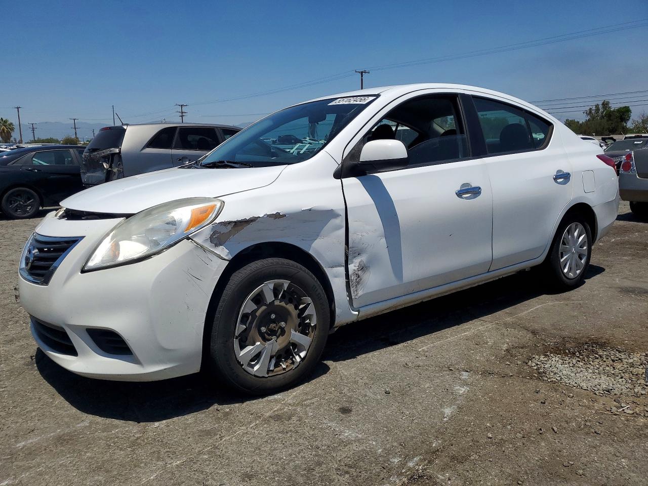 Salvage Nissan Versa Image