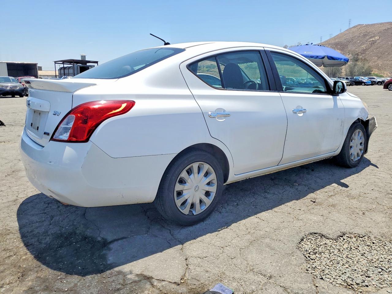 Nissan Versa 1.6 S