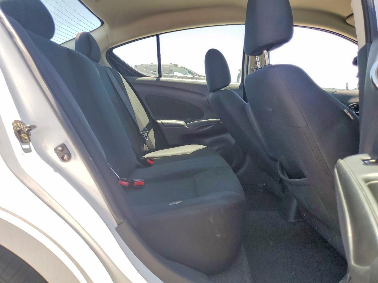Nissan Versa 1.6 S