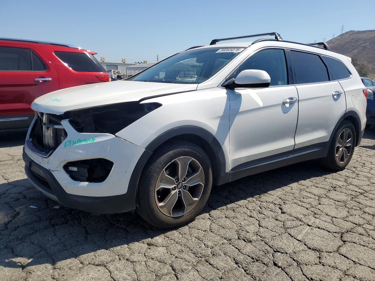 Salvage Hyundai SANTA FE Image