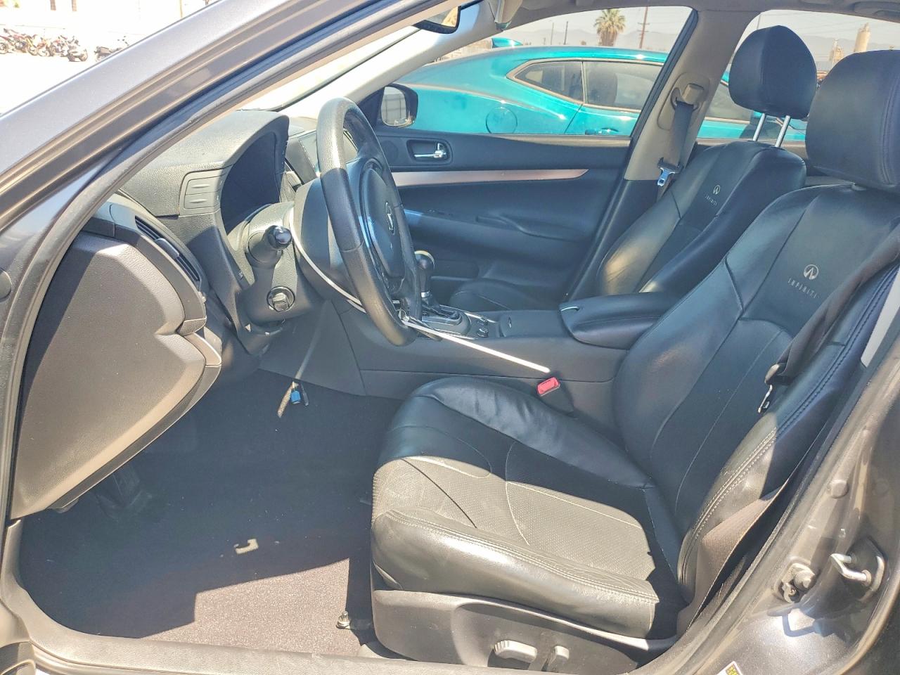 INFINITI G37 Journey