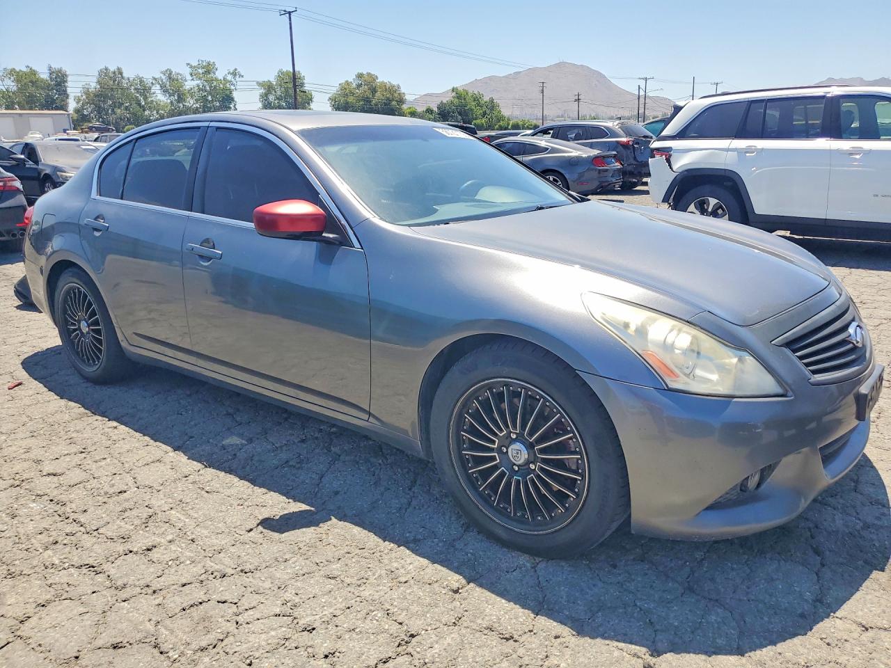 INFINITI G37 Journey