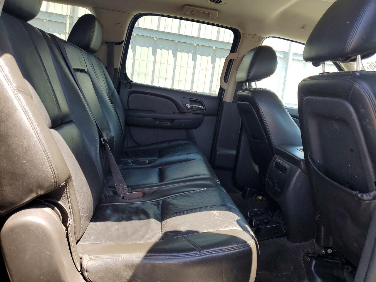 Chevrolet Suburban C1500 Lt