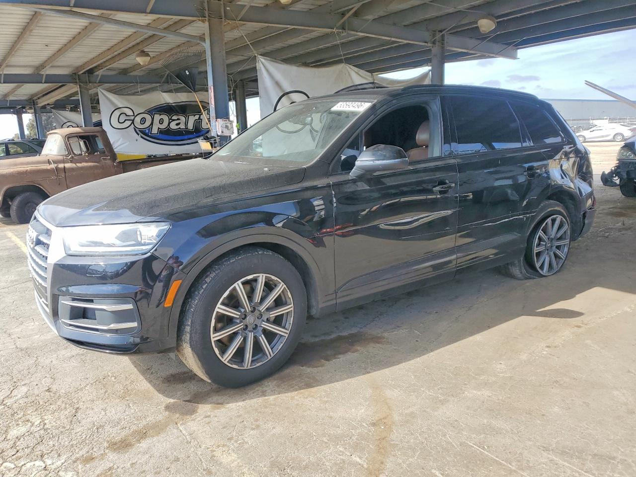 Salvage Audi Q7 Image