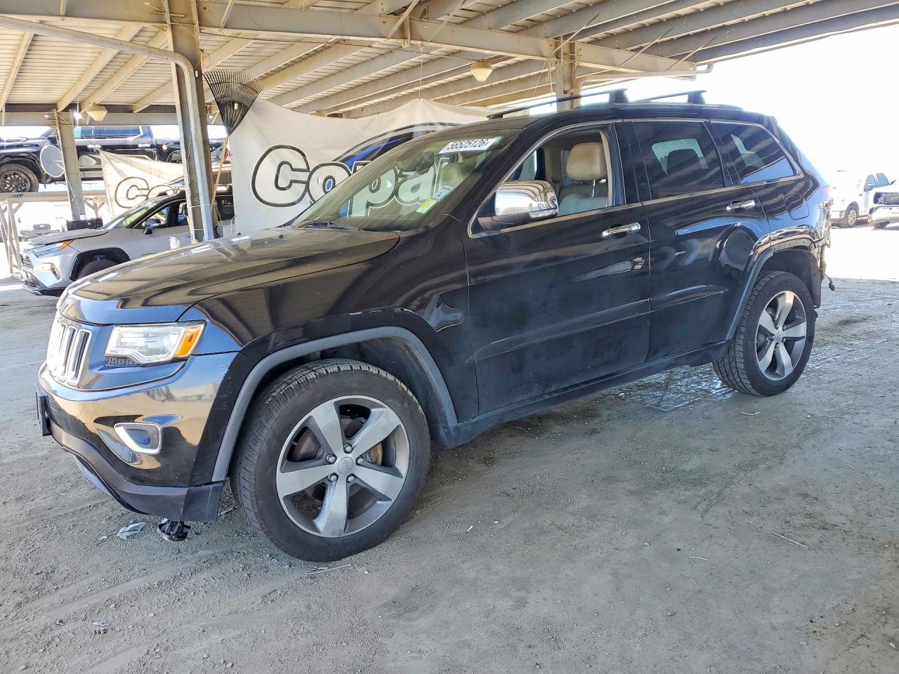 Salvage Jeep Cherokee Image