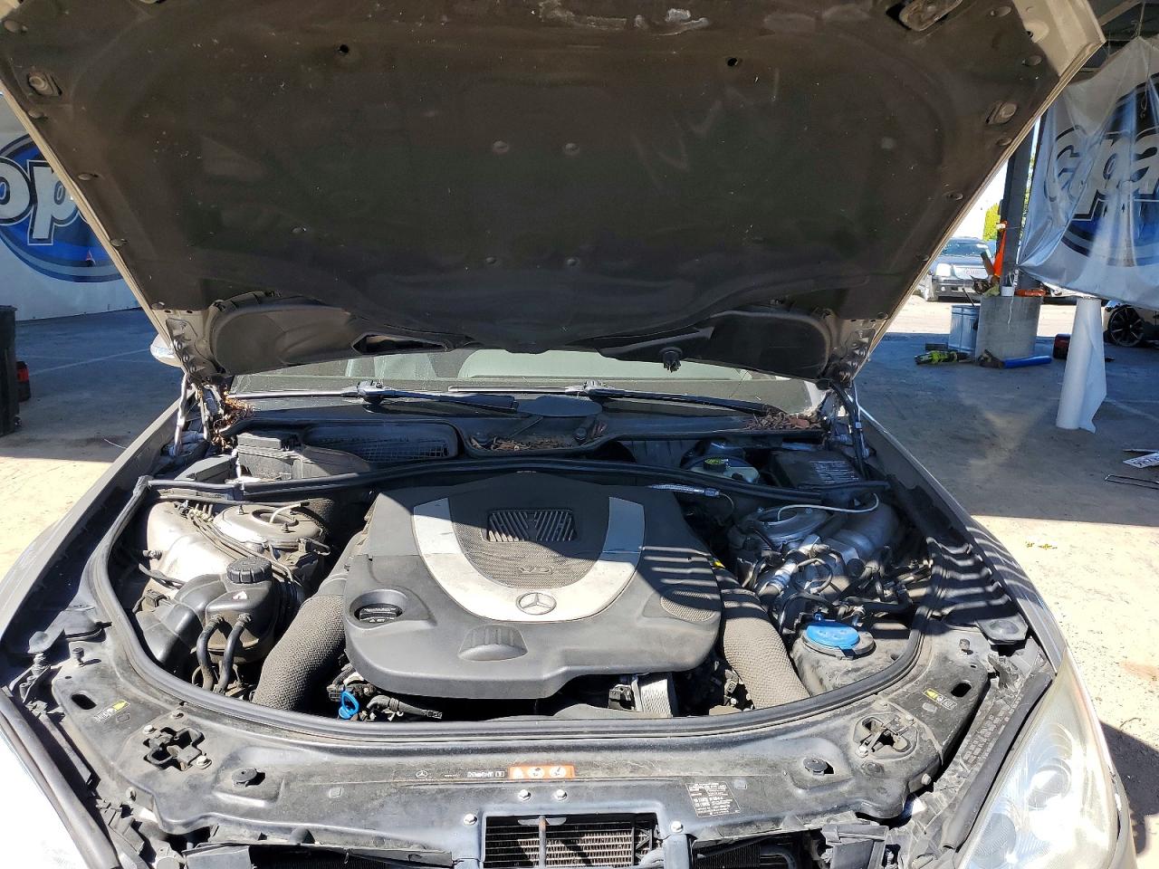 Mercedes-Benz S-Class 550