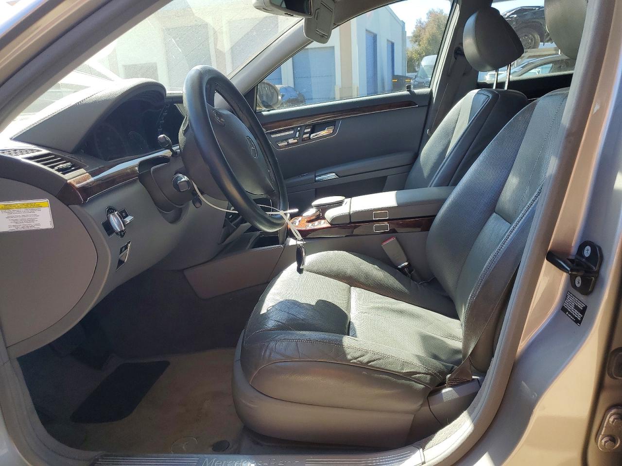 Mercedes-Benz S-Class 550