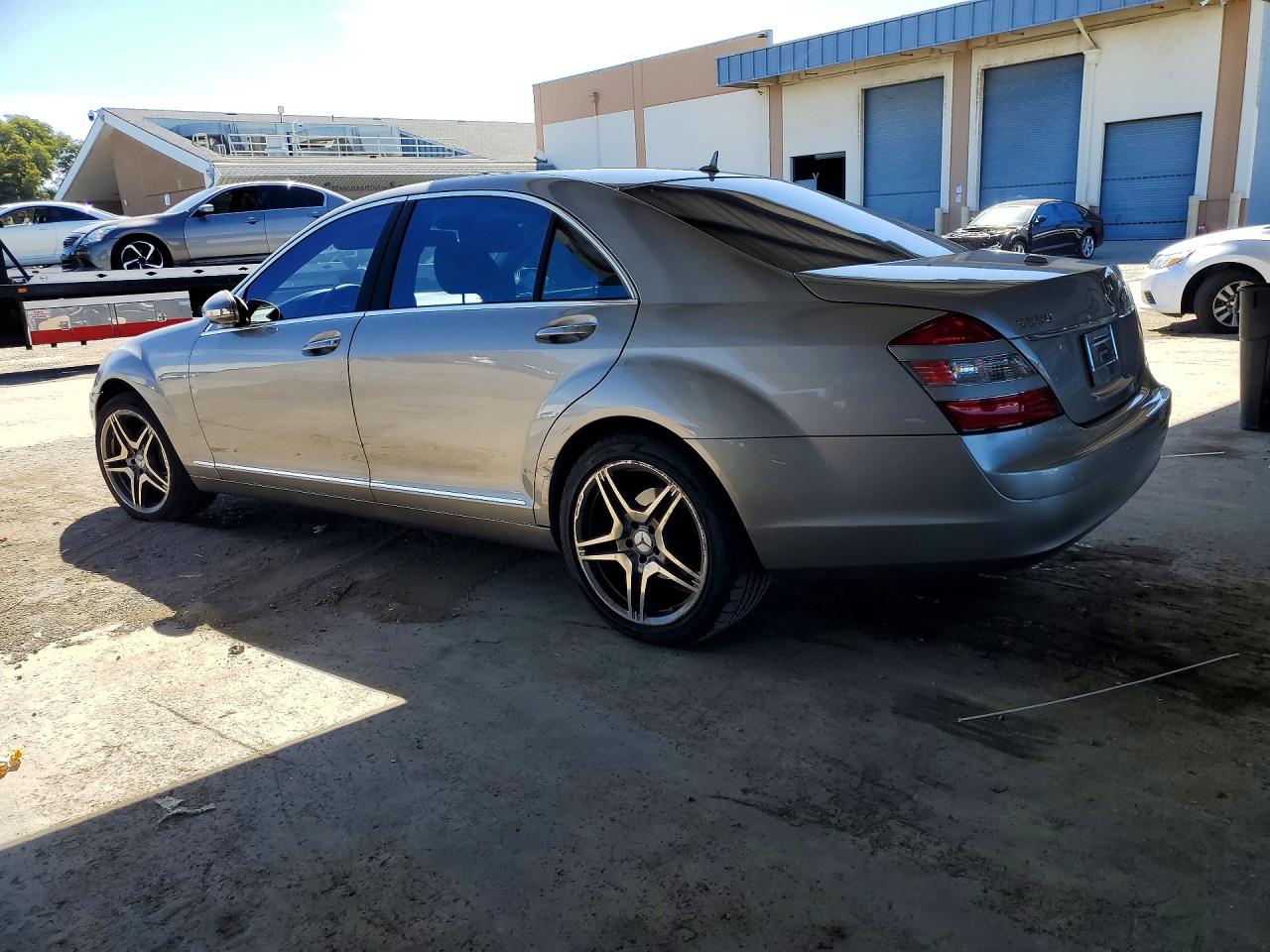 Mercedes-Benz S-Class 550